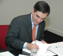 FRANÞA. UN NOU PREMIER - FRANCOIS FILLON FRANÞA. UN NOU PREMIER - FRANCOIS FILLON