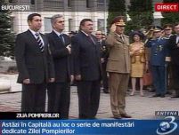 Depunere coroane la statuia pompierilor