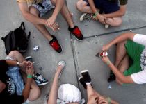 Cercetările oamenilor de ştiinţă au arătat că acest comportament este provocat de o serie de schimbări structurale în creierul tinerilor.
