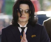 Transcriptul apelului de urgenta dinaintea mortii lui Michael Jackson Rezultatul autopsiei va fi aflat in sase saptamani