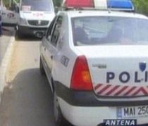 Barbat batut de politisti in sectia de politie