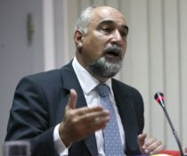 Varujan Vosganian