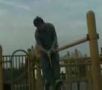 Testul suprem de bărbăţie: dureros, inutil şi cu efecte permanente - VIDEO

