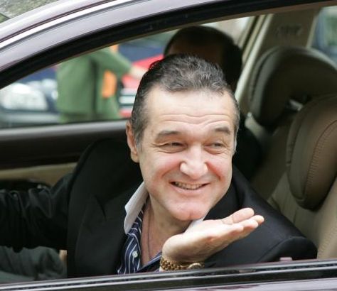 becali_1268910210.jpg