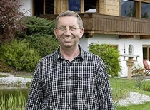 Milionar care şi-a donat întreaga avere: Munceam ca un sclav pentru lucruri pe care nu mi le doream