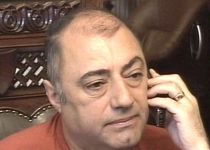 Magistratii decid daca Solomon ramane in arest 