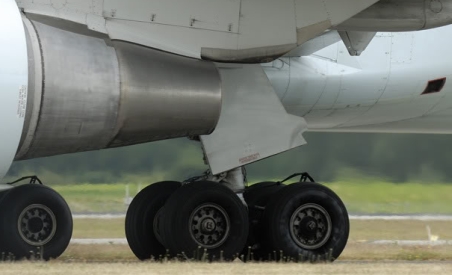 Roman agatat de avion 