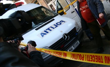 Jaf la o casă de amanet din Capitală: Hoţii au fugit cu 5.000 de lei