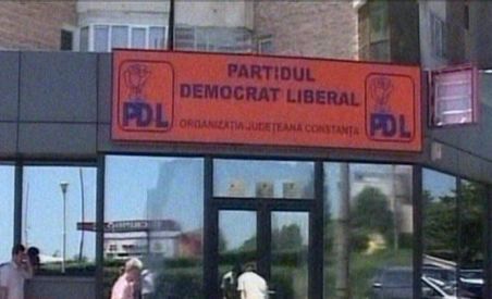 Imbranceli la sedinta PD-L Constanta, unde membrii filialei decid situatia unui deputat