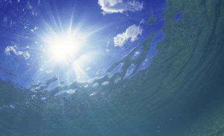 Medicii si meteorologii avertizeaza: Indicele de radiatii ultraviolete, foarte aproape de pragul critic