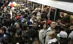 Cum e mai bine să ajungi la muncă: cu metroul sau autoturismul personal?