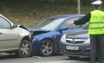 Bucureşti: Un Logan a intrat pe contrasens într-un autoturism Mazda (FOTO)