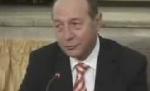 Cine la cine scoate pistolul? Băsescu îşi continuă meciul cu Guvernul (VIDEO)