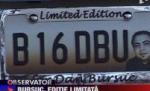 Dan Bursuc are, la limuzină, plăcuţă de înmatriculare personalizată, cu chipul său