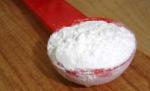 Loturi de praf de copt contaminat cu melamină, retrase din Polonia