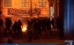 Luptele de stradă din Atena continuă. Tinerii i-au atacat pe poliţişti cu coktailuri Molotov