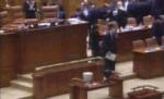 Guvernul Boc a trecut de Parlament. Miniştrii au depus jurământul în faţa preşedintelui