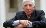 Scriitorul american John Updike a încetat din viaţa, la vârsta de 76 de ani