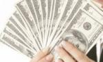 Amenzi pentru băncile care reziliază contractele clienţilor, după ce le-au mărit ratele

