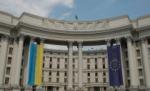 Războiul expulzărilor: Doi diplomaţi români de la Kiev ar putea fi trimişi în ţară