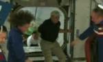 Reuniune pe orbită, între astronauţii navetei Discovery şi cei de pe Staţia Spaţială Internaţională (VIDEO)