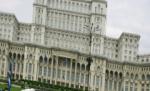 Casa Poporului se degradează tot mai mult din cauza fondurilor insuficiente pentru întreţinere