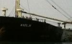 Marinarii eliberaţi de pe vasul capturat de somalezi îi cer lui Obama să lupte cu pirateria