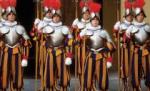 Garda Elveţiană a Papei ar putea include femei după o interdicţie de 500 de ani

