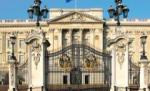 Doi jurnalişti au pătruns în Palatul Buckingham mituind un şofer cu 1.000 de lire sterline (VIDEO)