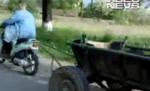 Noul model de căruţă... trasă de scuter (VIDEO)
