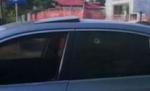 Împuşcături într-un cartier din Capitală: Un bărbat a tras asupra unei maşini la o intersecţie (VIDEO)
