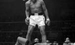 Măcinat de Parkinson, idolul Angliei, Muhammad Ali face ultima vizită în 