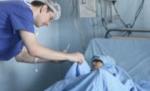 Sărăcia face victime: O tânără a încercat să se sinucidă de mai multe ori, în câteva ore (VIDEO)