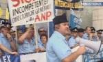 Angajaţii din penitenciare pichetează sediul Ministerului Justiţiei. Motivul nemulţumirii: condiţiile de lucru (VIDEO)
