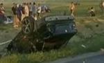 Doi tineri au murit, după ce maşina de lux în care se aflau a izbit alte două autoturisme (VIDEO)