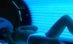 Experţii OMS: Şedinţele la solar măresc riscul apariţiei cancerului de piele (VIDEO)