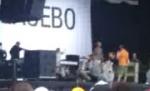 Solistul trupei Placebo a leşinat pe scenă (VIDEO)