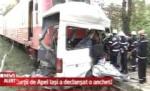 Microbuz lovit de tren în judeţul Iaşi. 13 persoane au murit, printre care şi un copil (VIDEO)