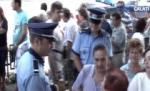 Casiera unei case de schimb, la un pas de a fi linşată de clienţii păgubiţi (VIDEO)