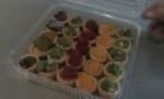 Tarte cu fructe şi mucegai, într-un hipermarket din Braşov (VIDEO)