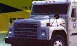 Maşina de transport valori a unei bănci, jefuită: Hoţii au fugit cu 100.000 lei şi cu armele angajaţilor 