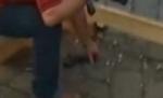 Atenţie, se pierd arme! Un poliţist îşi scapă pistolul în timpul intervenţiei din Timişoara (VIDEO)