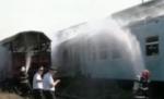 Şase vagoane scoase din uz, cuprinse de flăcări într-o gară din Hunedoara (VIDEO)