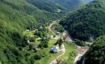 Priveliştile de neuitat din Valea Boga, presărate cu gropi de gunoi improvizate (FOTO)