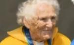 O bătrână de 100 de ani a doborât recordul la aruncarea greutăţii (VIDEO)