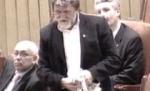 Parlamentarii au primit măşti pentru a se proteja de gripa nouă (VIDEO)