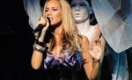 Leona Lewis îşi scrie în palmă versurile propriilor piese (FOTO)