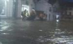 Marea Britanie, sub ape. Peste 200 de oameni, evacuaţi şi 1200 de locuinţe fără curent electric