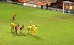 Pedeapsa pentru suporterii care stau prea aproape de poartă la penalty-uri (VIDEO)