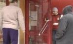 Doi bărbaţi cu cagule au atacat o vânzătoare a unei case de amanet din Gheorgheni